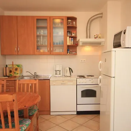 Apartments With Wifi Stinjan, Pula - 7246 * Pula