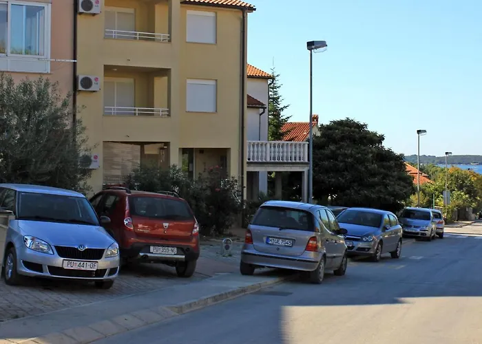 Apartments With Wifi Stinjan, Pula - 7246