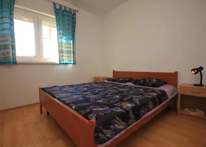 Apartments With Wifi Stinjan, Pula - 7246 * Pula